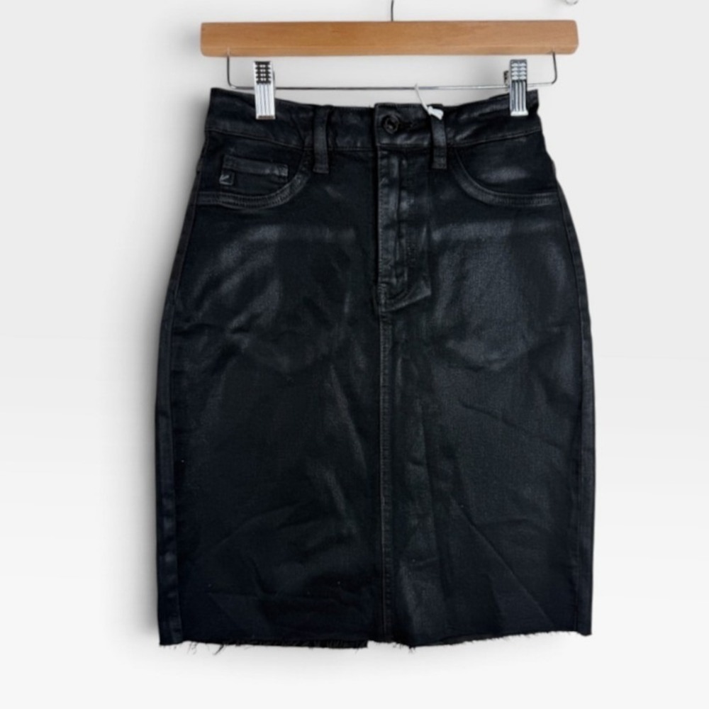 NWT Kancan Womens Raw Hem Denim Pencil Skirt Size XS Black Coated Cotton Blend